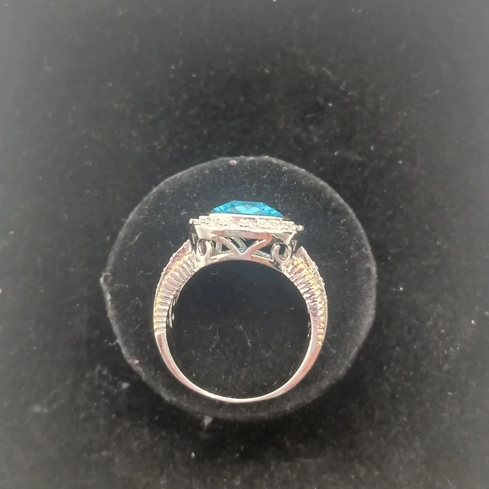 Luxurious Two-Tone 925 Silver Plated Chunky Band Ring - Elegant Court Style​​​